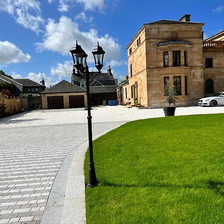Beautiful 4-Bed Villa In Глазгоу Екстериор снимка