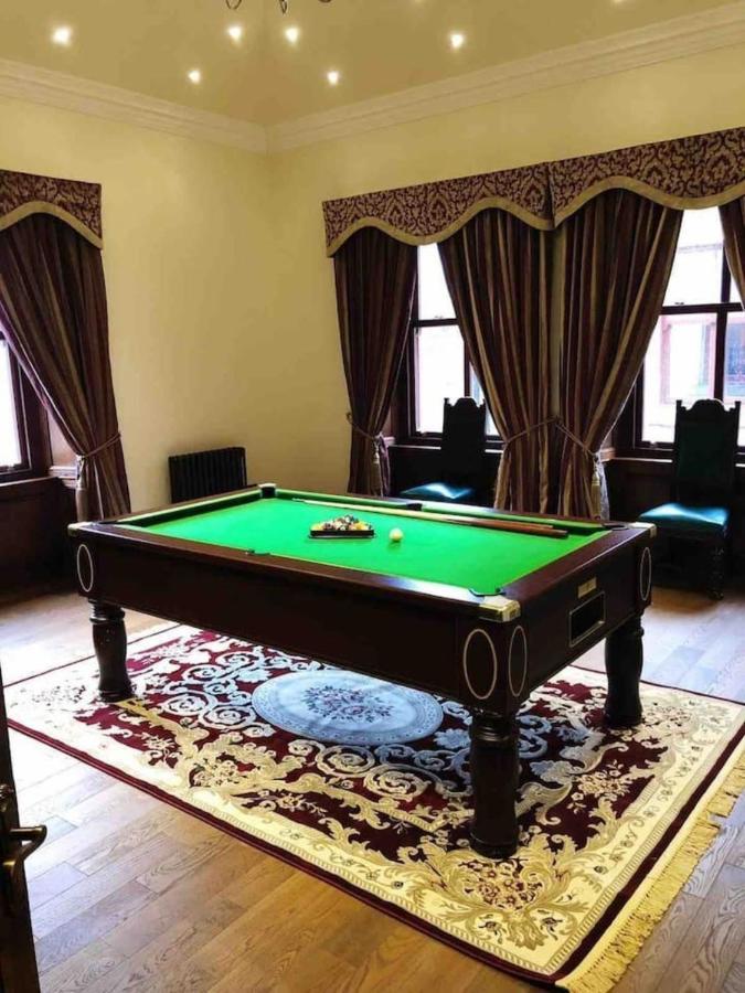 Beautiful 4-Bed Villa In Глазгоу Екстериор снимка