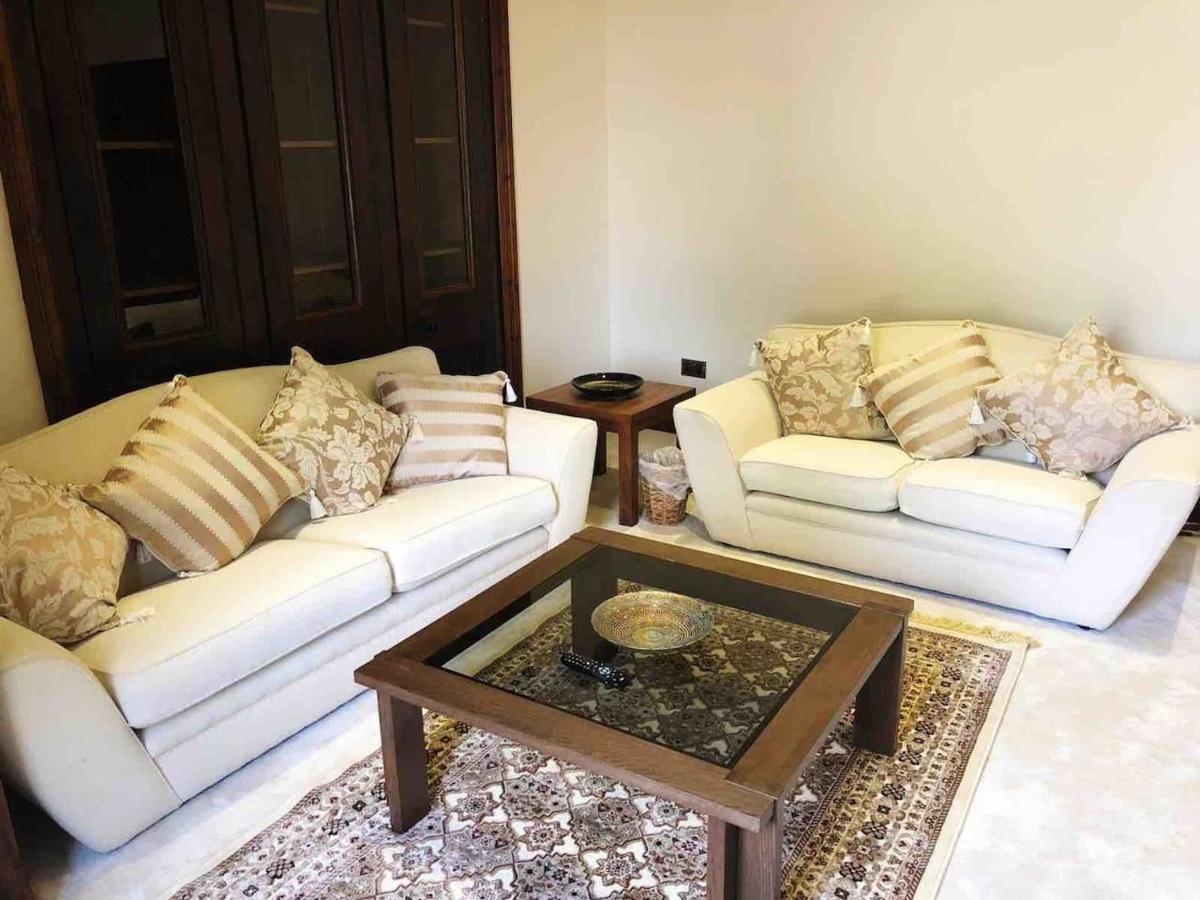 Beautiful 4-Bed Villa In Глазгоу Екстериор снимка
