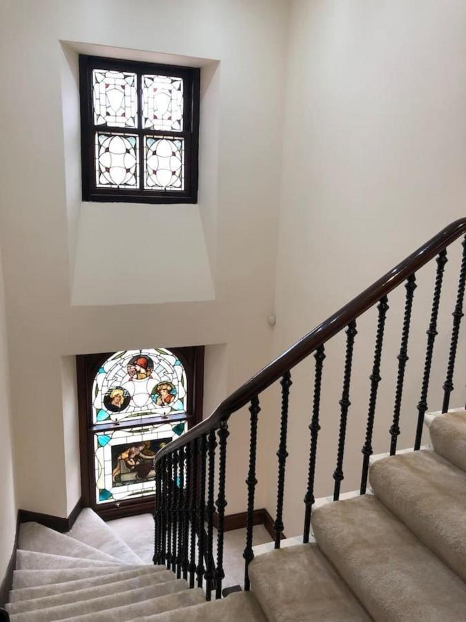 Beautiful 4-Bed Villa In Глазгоу Екстериор снимка
