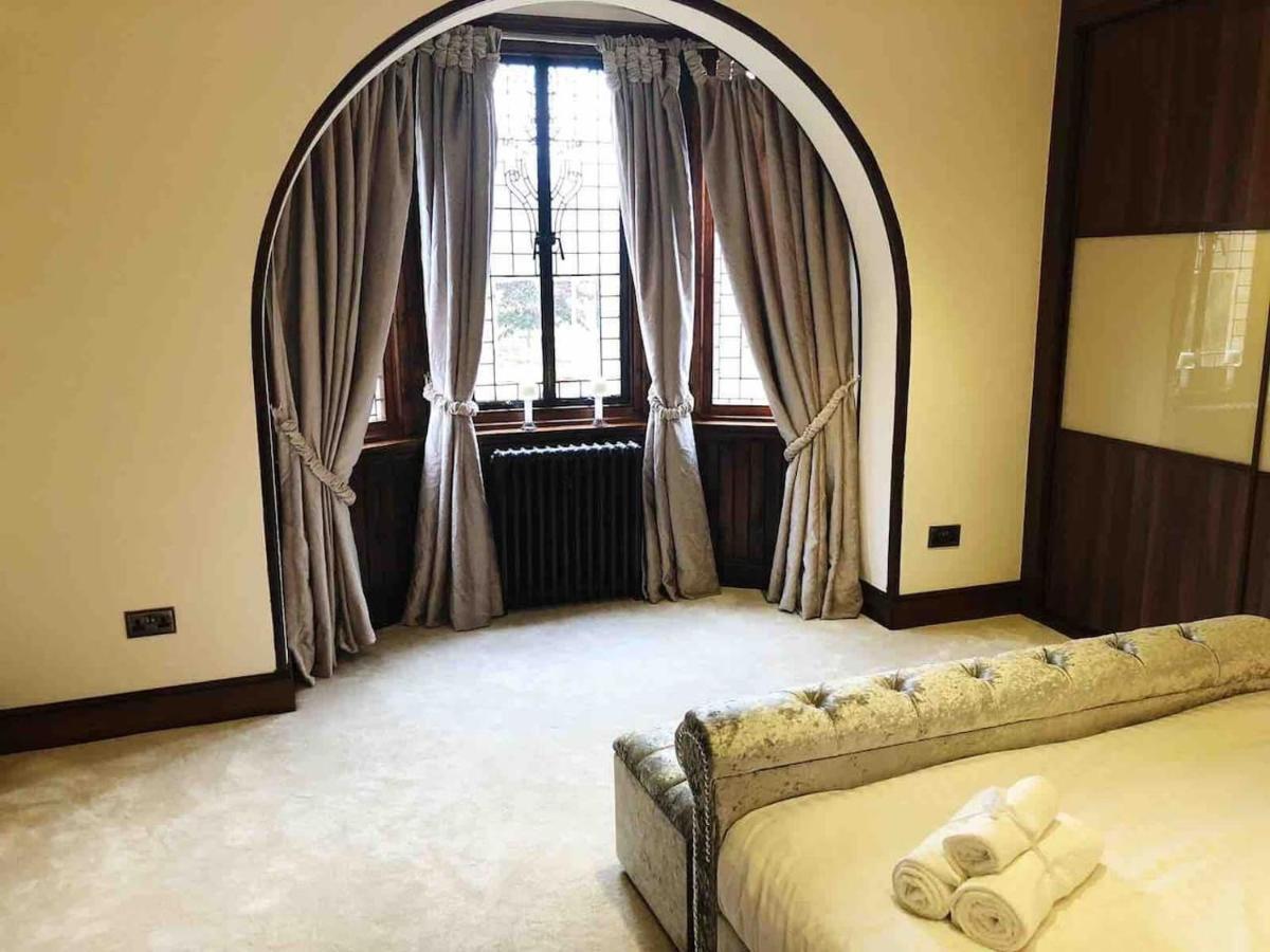 Beautiful 4-Bed Villa In Глазгоу Екстериор снимка
